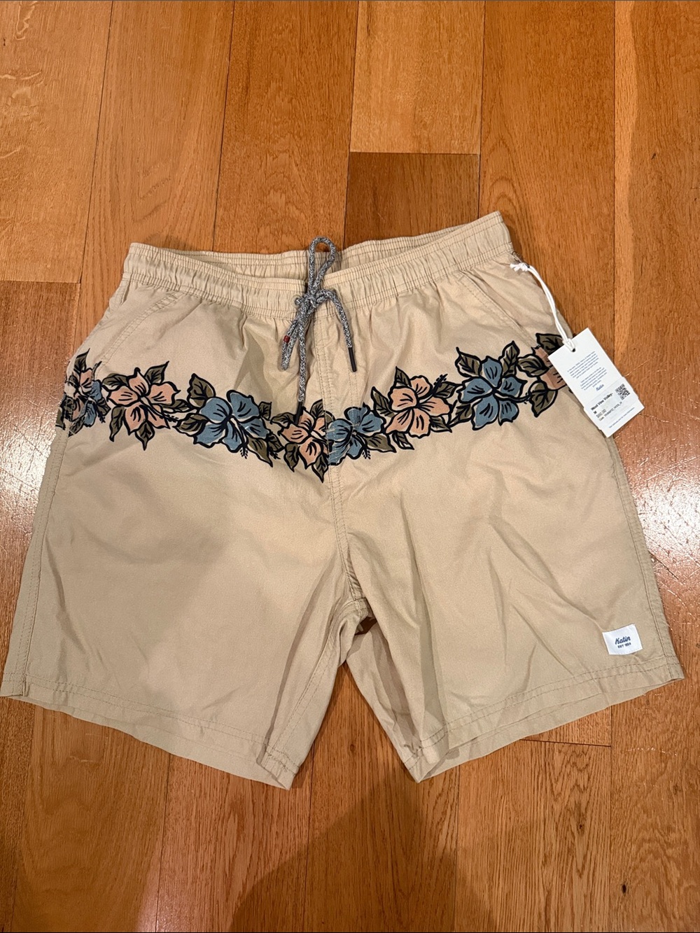 NWT Medium men’s Katin Beige Swim Shorts with Blue and Pink Floral Trim medium